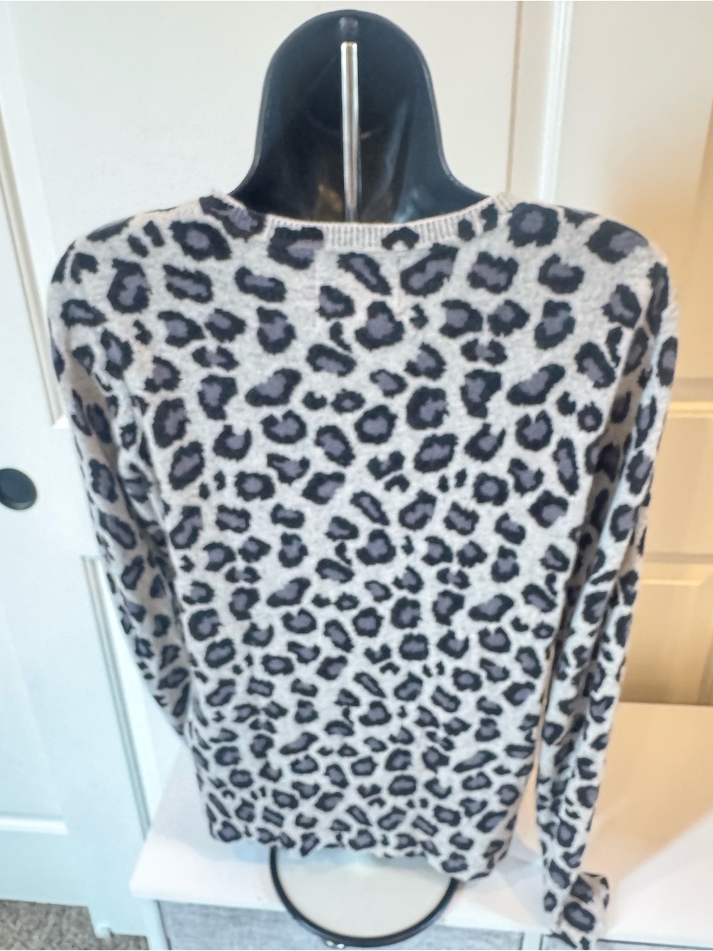 Cynthia Rowley Leopard Print Cashmere Pullover - Gray & Black - Picture 2 of 3